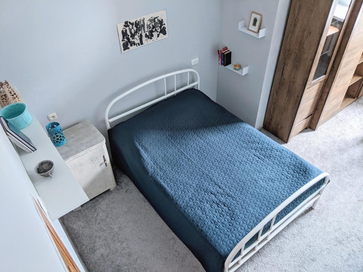 كييف Entire 2-Bedroom Authentic Flat المظهر الخارجي الصورة